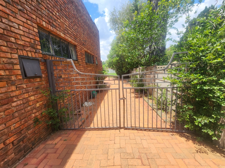 To Let 3 Bedroom Property for Rent in Riebeeckstad Free State